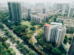Green spaces between city high-rises and expressway
