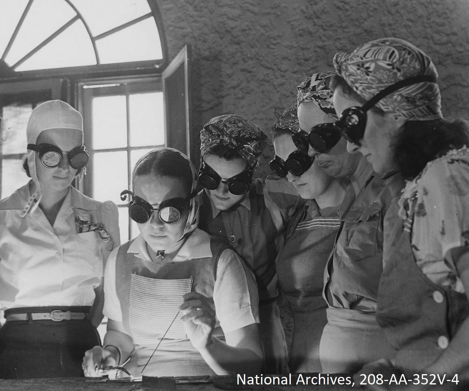 Secretaries, housewives, waitresses, women from central Florida in vocational schools to learn war work, April 1942