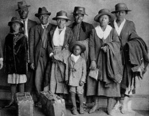 Part of the Great Migration, Scott and Violet Arthur pose with their family after arriving in Chicago in August 1920, two months after their two sons were lynched in Paris, Texas.